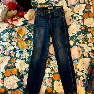 Guess designer jeans, nice soft jean material!